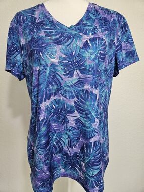 Reel Legends V-Neck Tropical Leaf Tee in Blue & Purple